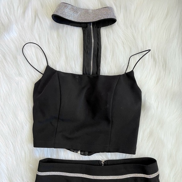 Women’s 2 Piece Set Black Crop Top & Belted Skirt w/ Jeweled Choker - Picture 4 of 12